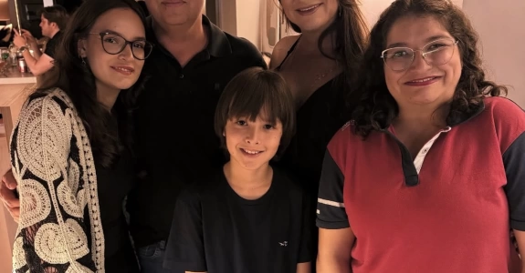 MELISSA SILVÉRIO REÚNE AMIGOS E CELEBRA NOVA FASE PROFISSIONAL